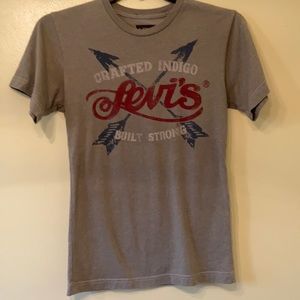 Young men’s t-shirt